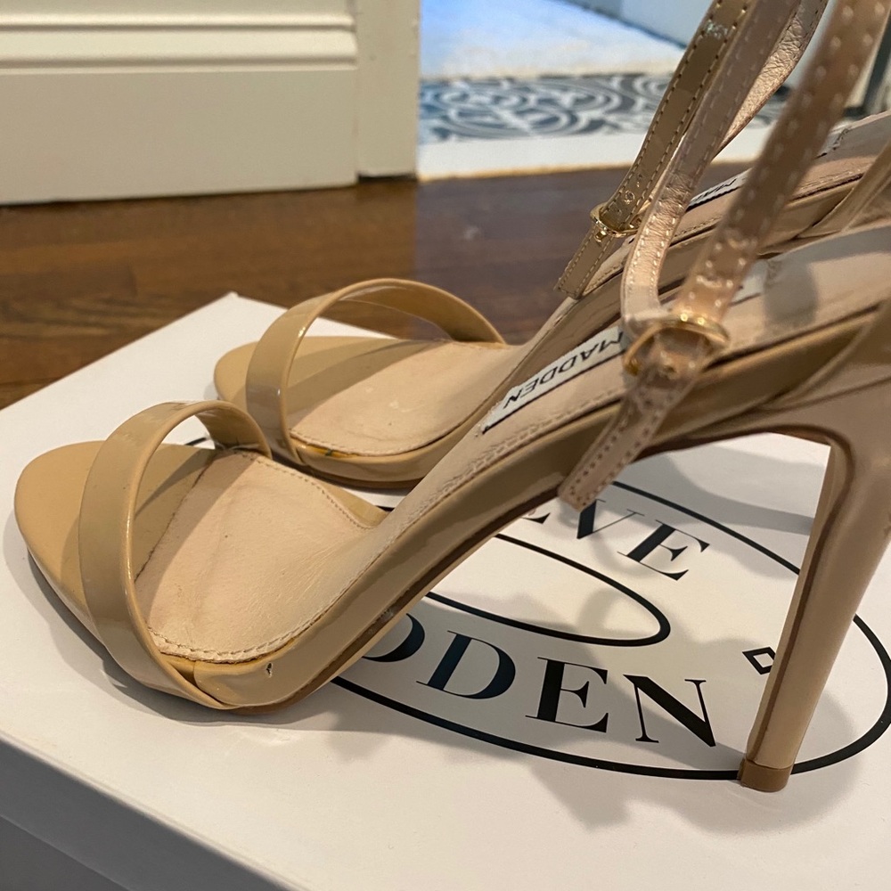SOLD ‼️Steve Madden Stacy Sandal - Picture 4 of 6